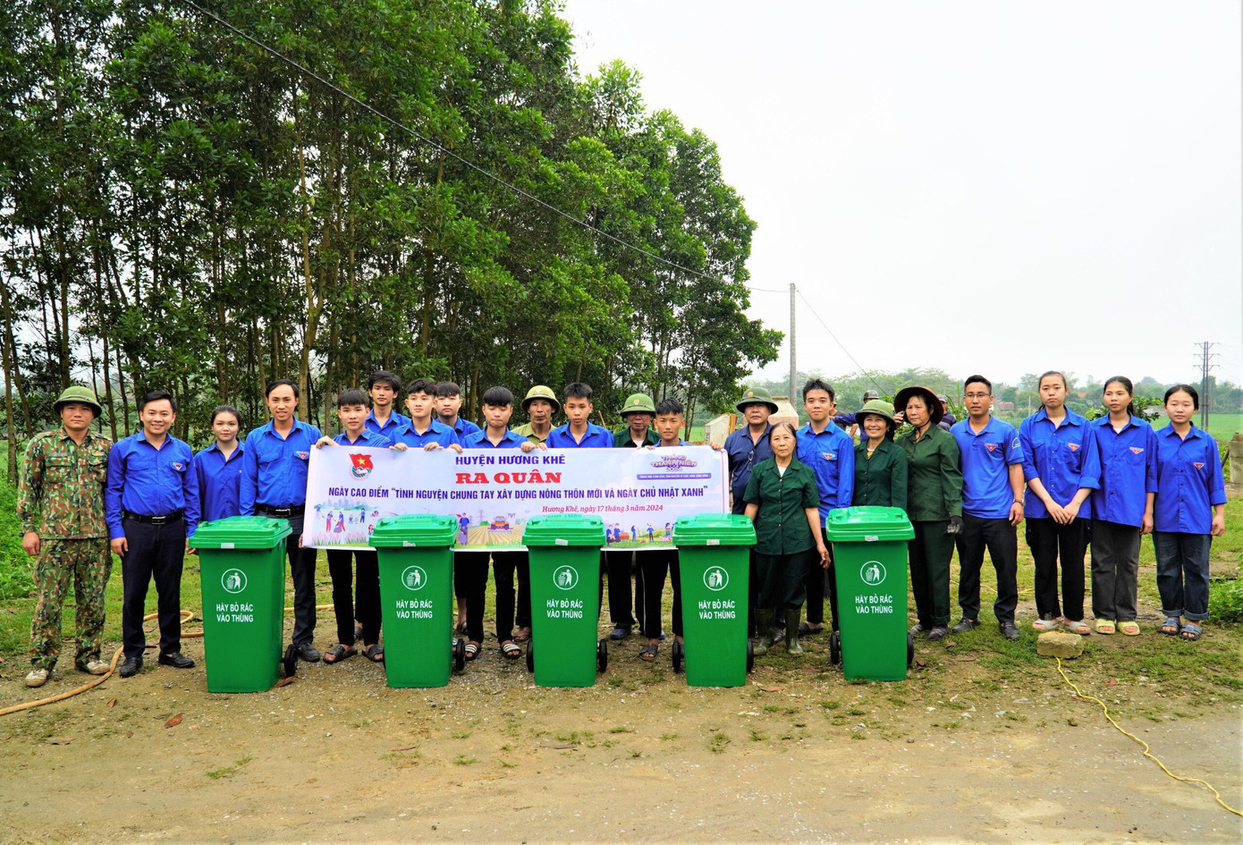 Hưởng ứng Ngày tình nguyện chung sức xây dựng NTM và Chủ nhật xanh năm 2024, sáng 17/3, 100% huyện, thị, thành tại Hà Tĩnh đã đồng loạt tổ chức ra quân hưởng ứng. Hưởng ứng Ngày tình nguyện chung sức xây dựng NTM và Chủ nhật xanh năm 2024, sáng 17/3, 100% huyện, thị, thành tại Hà Tĩnh đã đồng loạt tổ chức ra quân hưởng ứng.