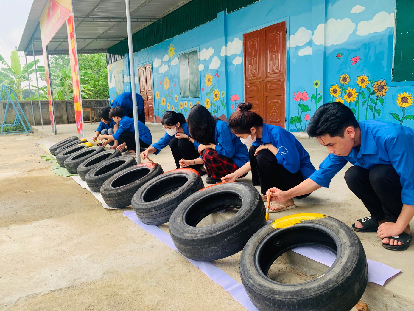 Theo Tỉnh Đoàn Hà Tĩnh, các cơ sở Đoàn trên địa bàn toàn tỉnh cũng đồng loạt ra quân triển khai gần 100 hoạt động, thiết thực, ý nghĩa với tổng nguồn lực gần 2 tỷ đồng.