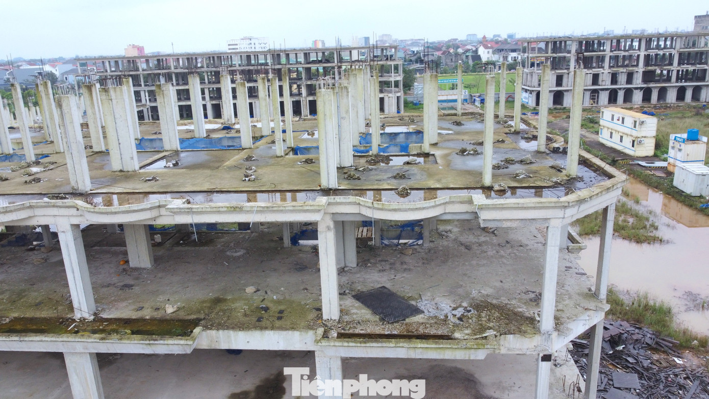 "Việc chậm tiến độ của dự án ảnh hưởng nhiều đến chỉnh trang đô thị, phát triển kinh tế của địa phương. Chúng tôi cũng như người dân mong muốn dự án sẽ được đẩy nhanh tiến độ, sớm hoàn thiện và đưa vào sử dụng để tăng nguồn thu, đồng thời chỉnh trang đô thị trên địa bàn”, ông Phúc cho hay.