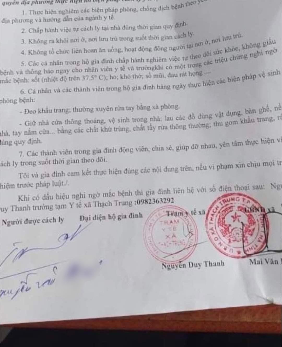 Bản cách ly y tế tại nhà được đăng tải lên mạng xã hội gây xôn xao. Bản cách ly y tế tại nhà được đăng tải lên mạng xã hội gây xôn xao.