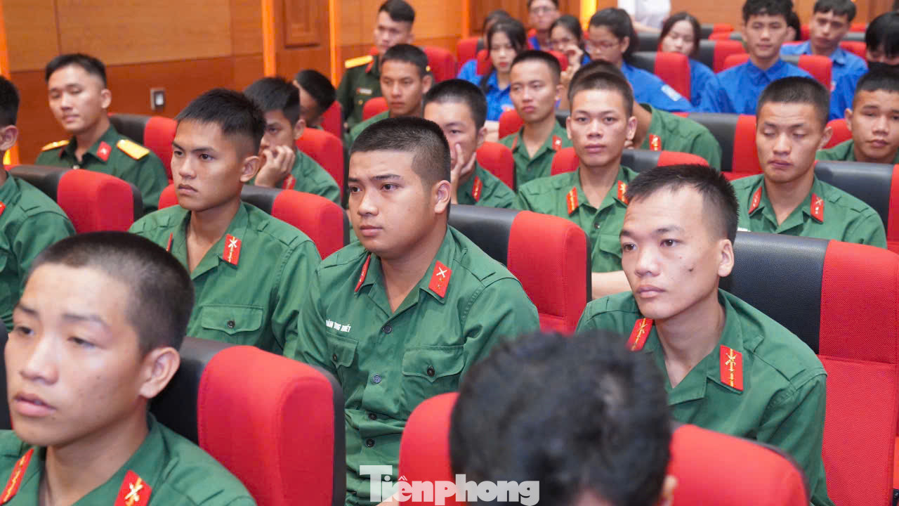 Hội thảo kết nối trực tuyến đến 8.914 điểm cầu trong nước và ngoài nước như Trung Quốc, Cuba, Pháp với sự tham dự của 200 đoàn viên tỉnh Hà Tĩnh và 681.500 cán bộ đoàn, đoàn viên thanh niên.