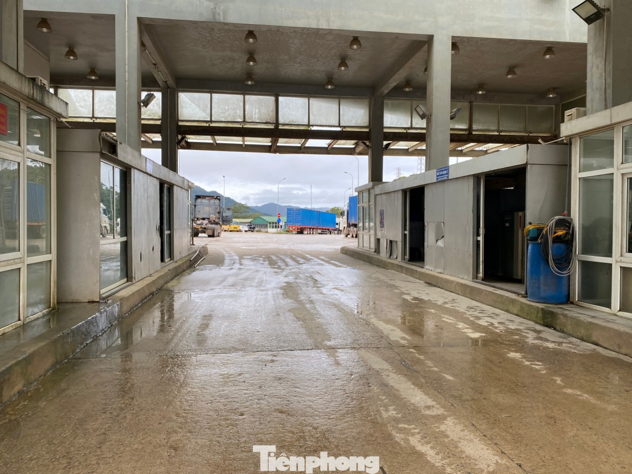 Gần 2 tháng nay khu vực thông quan qua Cửa khẩu Cầu Treo trong tình trạng vắng vẻ.