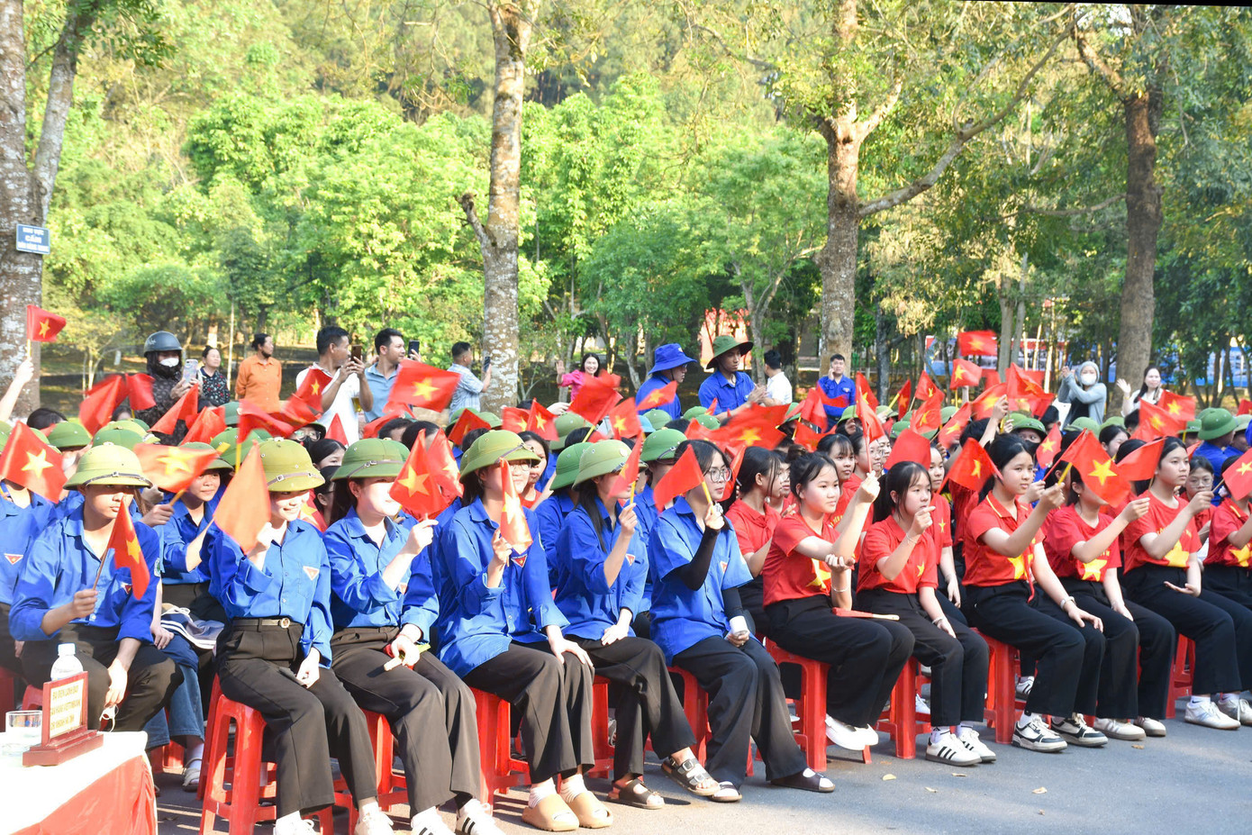 Chương trình &quot;Tuổi trẻ Hà Tĩnh viết tiếp câu chuyện hòa bình&quot; được tổ chức tại Khu di tích Ngã ba Đồng Lộc.