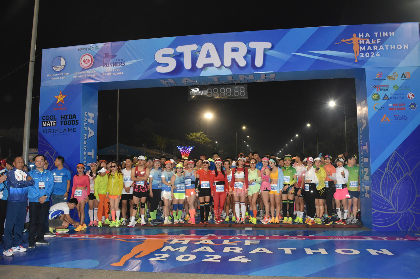 Giải chạy Hà Tĩnh Half Marathon 2024 đã trở thành lễ hội thể thao đầy hứng khởi, gắn kết cộng đồng, Giải chạy Hà Tĩnh Half Marathon 2024 đã trở thành lễ hội thể thao đầy hứng khởi, gắn kết cộng đồng,