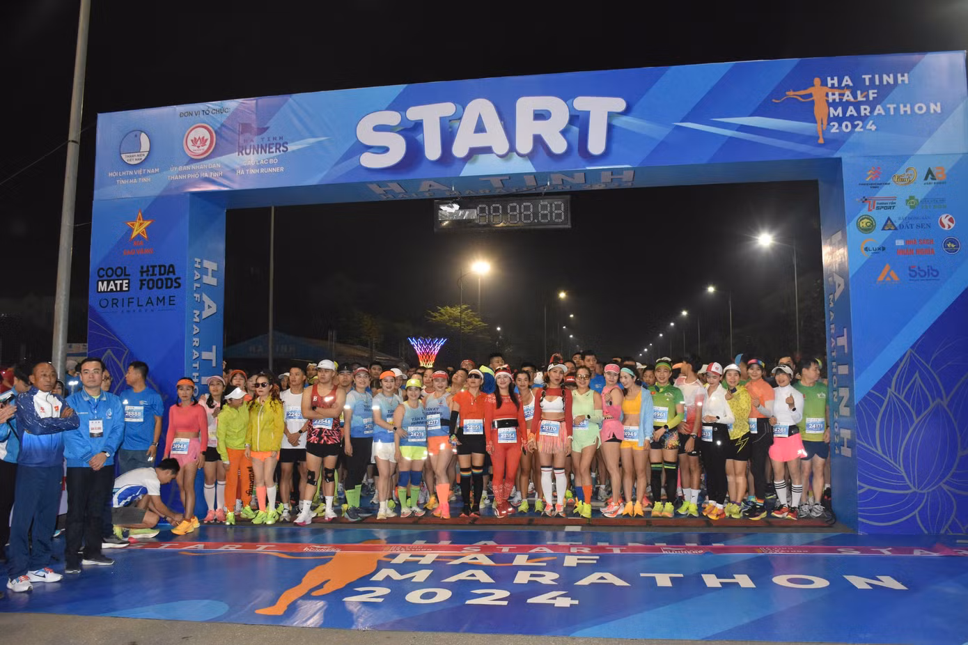 Giải chạy Hà Tĩnh Half Marathon 2024 đã trở thành lễ hội thể thao đầy hứng khởi, gắn kết cộng đồng,