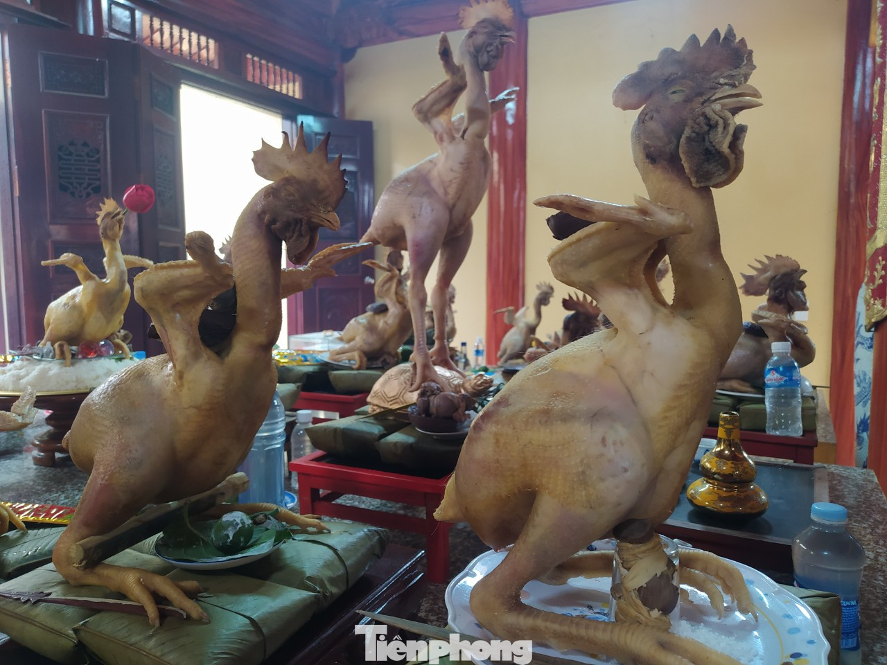 Đã thành thông lệ, rằm tháng Giêng hàng năm các dòng họ ở huyện Lộc Hà (Hà Tĩnh) lại cùng nhau làm những mâm cúng độc đáo để dâng lên bàn thờ tổ tiên. Đây trở thành nét văn hoá truyền thống của người dân địa phương trong những ngày lễ, Tết, đặc biệt vào dịp rằm tháng Giêng, rằm tháng 7.