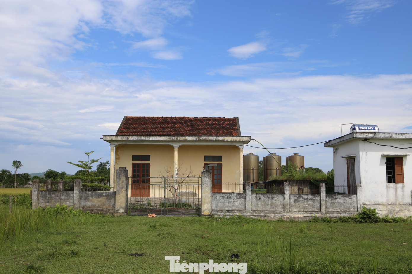 Nhà máy nước bỏ hoang, ngừng hoạt động nhiều năm nay.