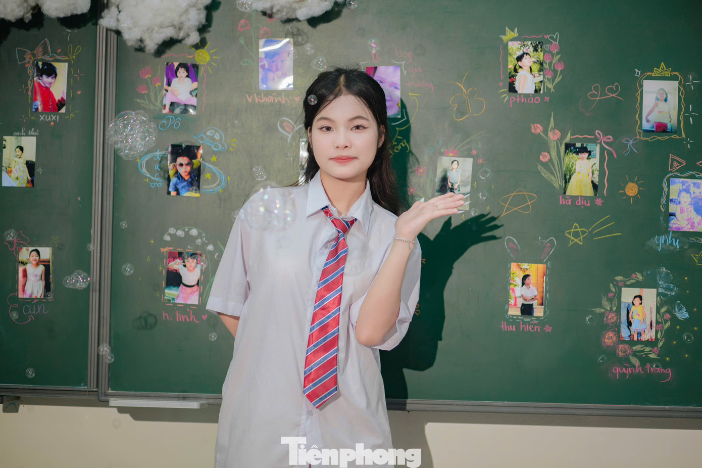 Thu Hiền là nữ sinh đầy nghị lực, vượt khó trong học tập. Thu Hiền là nữ sinh đầy nghị lực, vượt khó trong học tập.