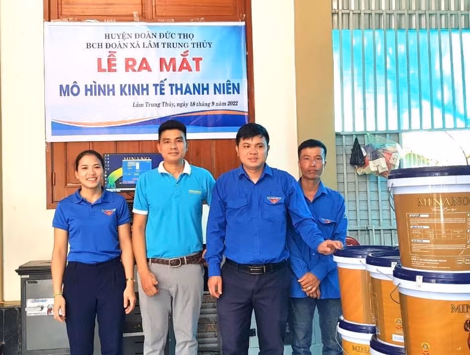 Ra mắt 3 mô hình kinh tế thanh niên, cùng với đó phối hợp tổ chức đợt khám, cấp phát thuốc miễn phí cho gần 1.000 người dân trên địa bàn tỉnh.