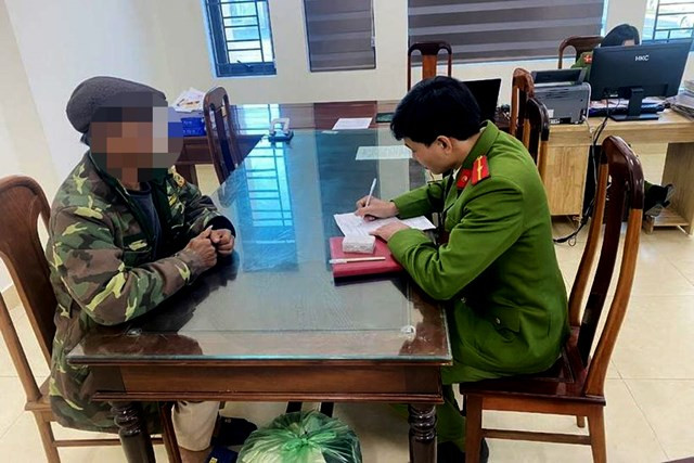 Sau một thời gian thuyết phục Hoàng Bá Lan đã đến Công an huyện Can Lộc đầu thú.