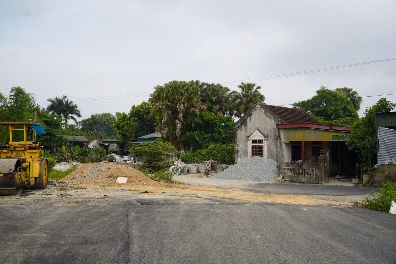 Dự án đang bị tắc nghẽn do vướng mắc mặt bằng. Dự án đang bị tắc nghẽn do vướng mắc mặt bằng.