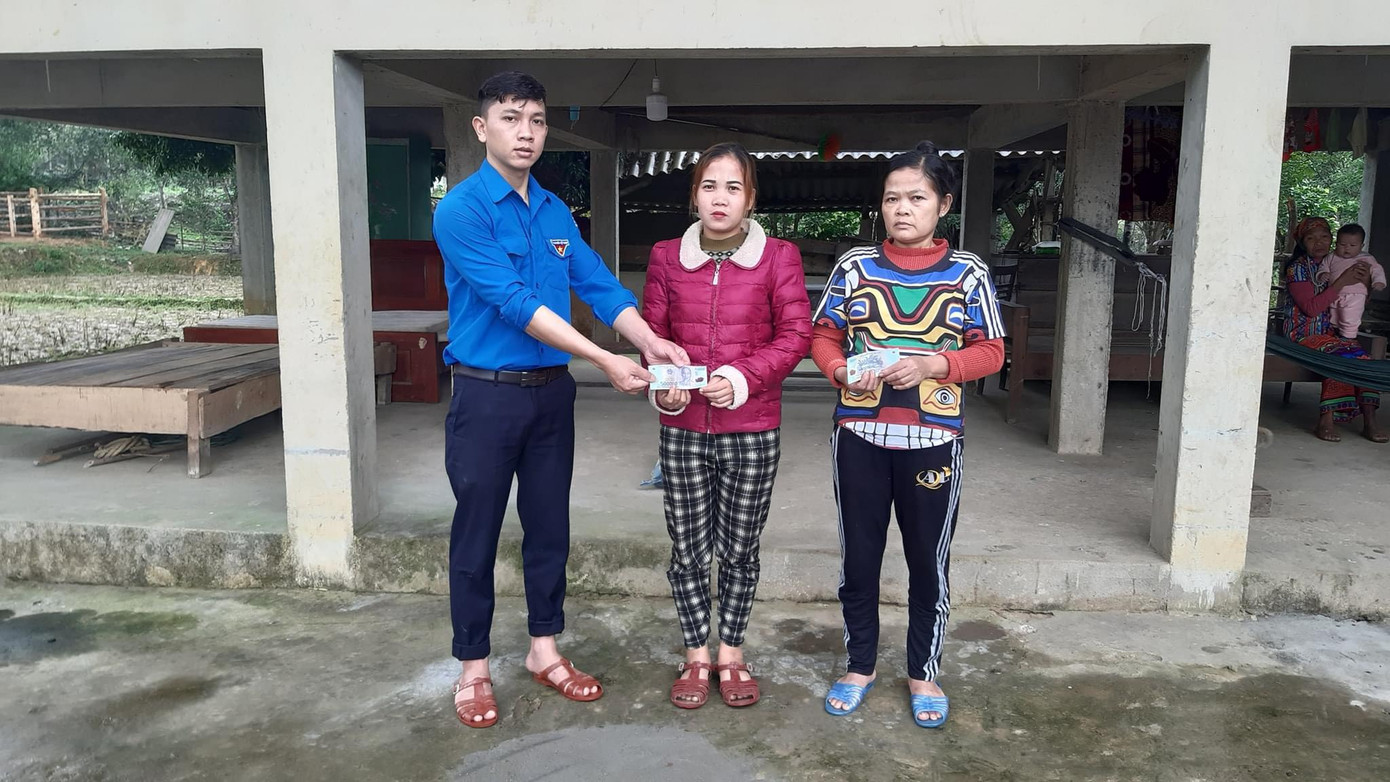 Nhiều hoạt động hỗ trợ người dân tộc Chứt được Bí thư Đoàn xã Hương Liên thực hiện.