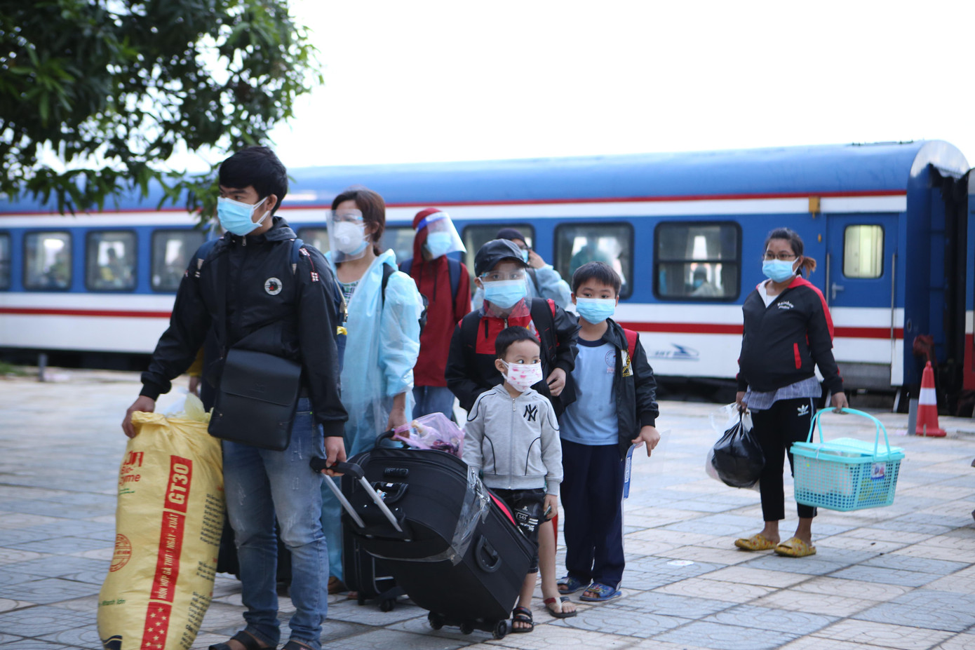 Đây là chuyến tàu đầu tiên đưa người Hà Tĩnh rời khỏi TP Hồ Chí Minh và các tỉnh phía Nam trong bối cảnh dịch bệnh tăng nhanh. Đây là chuyến tàu đầu tiên đưa người Hà Tĩnh rời khỏi TP Hồ Chí Minh và các tỉnh phía Nam trong bối cảnh dịch bệnh tăng nhanh.
