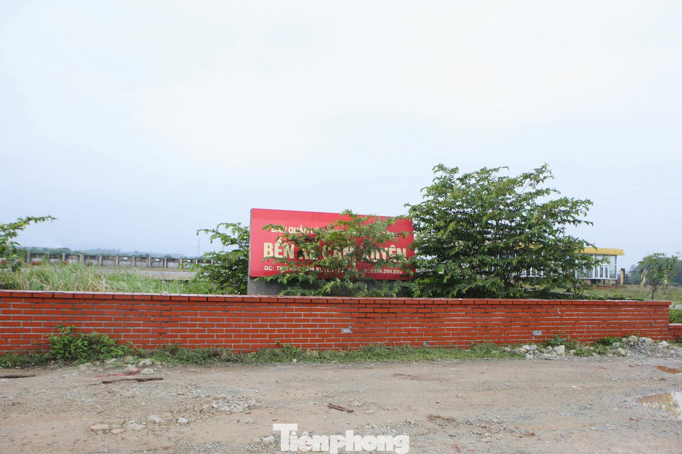 Năm 2014, bến xe Cẩm Xuyên (Hà Tĩnh) được xây dựng với tổng mức đầu tư gần 30 tỉ đồng do Ban quản lý bến xe Hà Tĩnh làm chủ đầu tư.