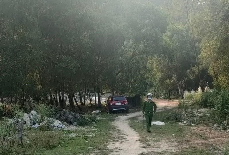 Lực lượng công an đang tổ chức vây bắt nghi phạm Quang.