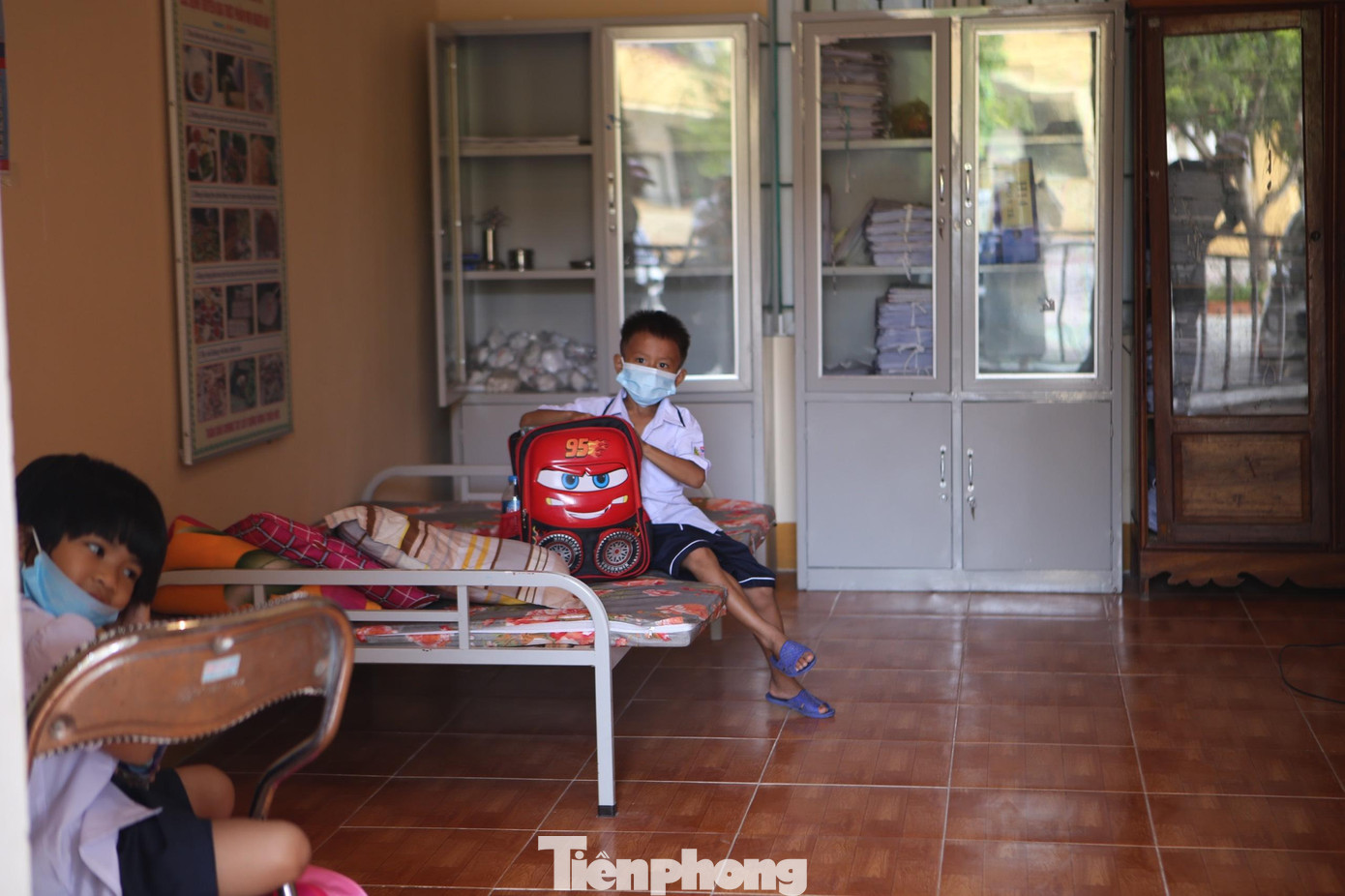 Trong sáng nay nhiều trường hợp có biểu hiện sốt được đi kiểm tra tại phòng riêng.