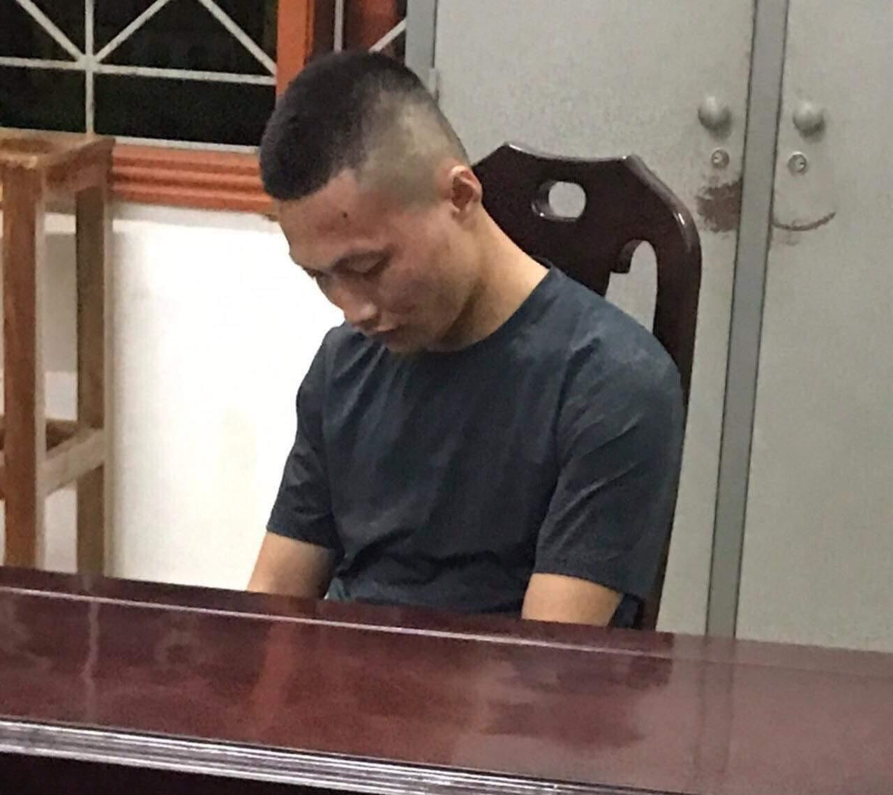 Một trong hai đối tượng bị bắt giữ. Một trong hai đối tượng bị bắt giữ.