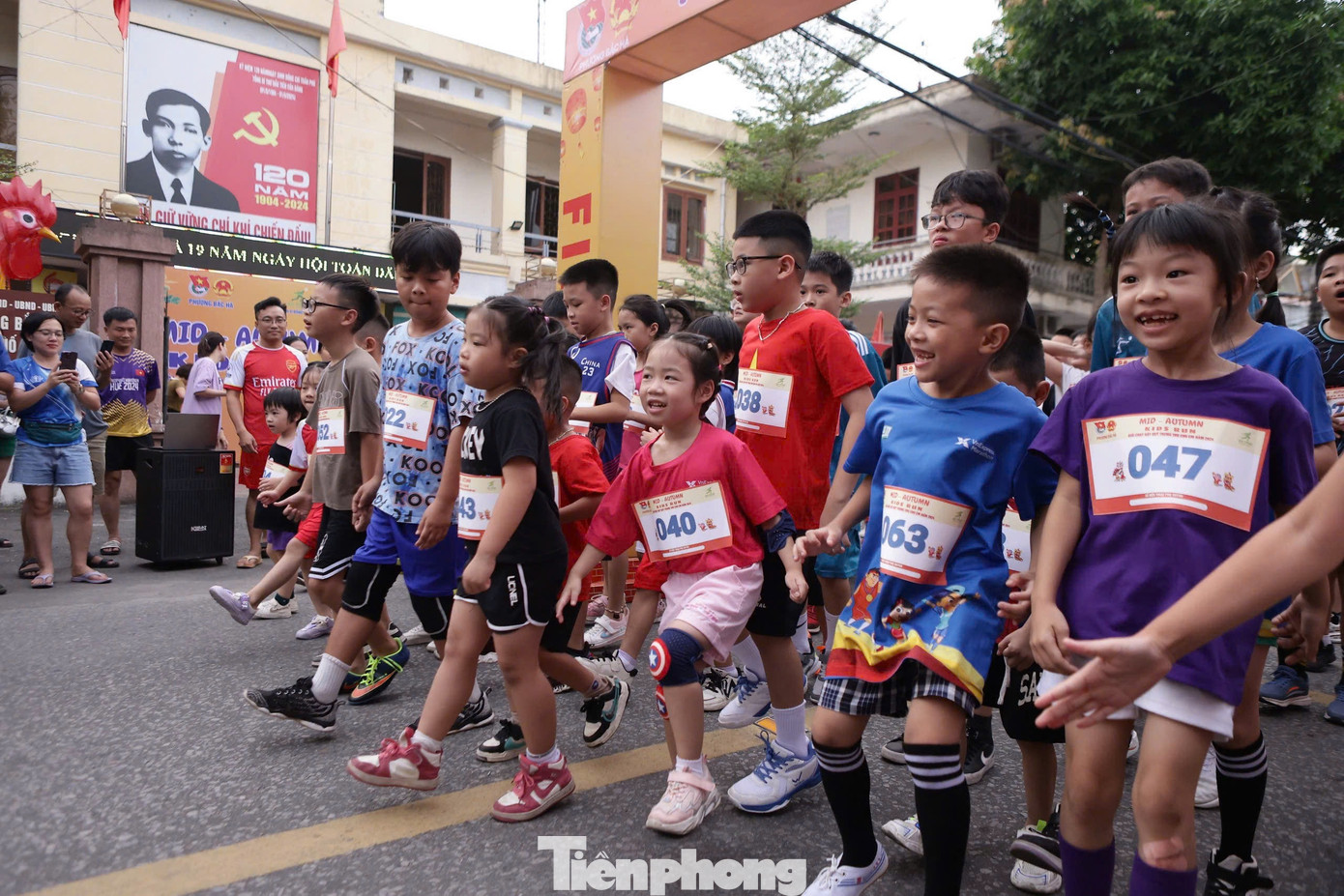 Đoàn phường Bắc Hà (thành phố Hà Tĩnh) cũng tổ chức giải chạy marathon thiếu nhi Mid autumn thu hút sự tham gia của 110 vận động viên nhí. Hoạt động này nhằm tạo sân chơi bổ ích cho các em và gây quỹ nguồn lực hơn 10 triệu đồng. Đoàn phường Bắc Hà (thành phố Hà Tĩnh) cũng tổ chức giải chạy marathon thiếu nhi Mid autumn thu hút sự tham gia của 110 vận động viên nhí. Hoạt động này nhằm tạo sân chơi bổ ích cho các em và gây quỹ nguồn lực hơn 10 triệu đồng.
