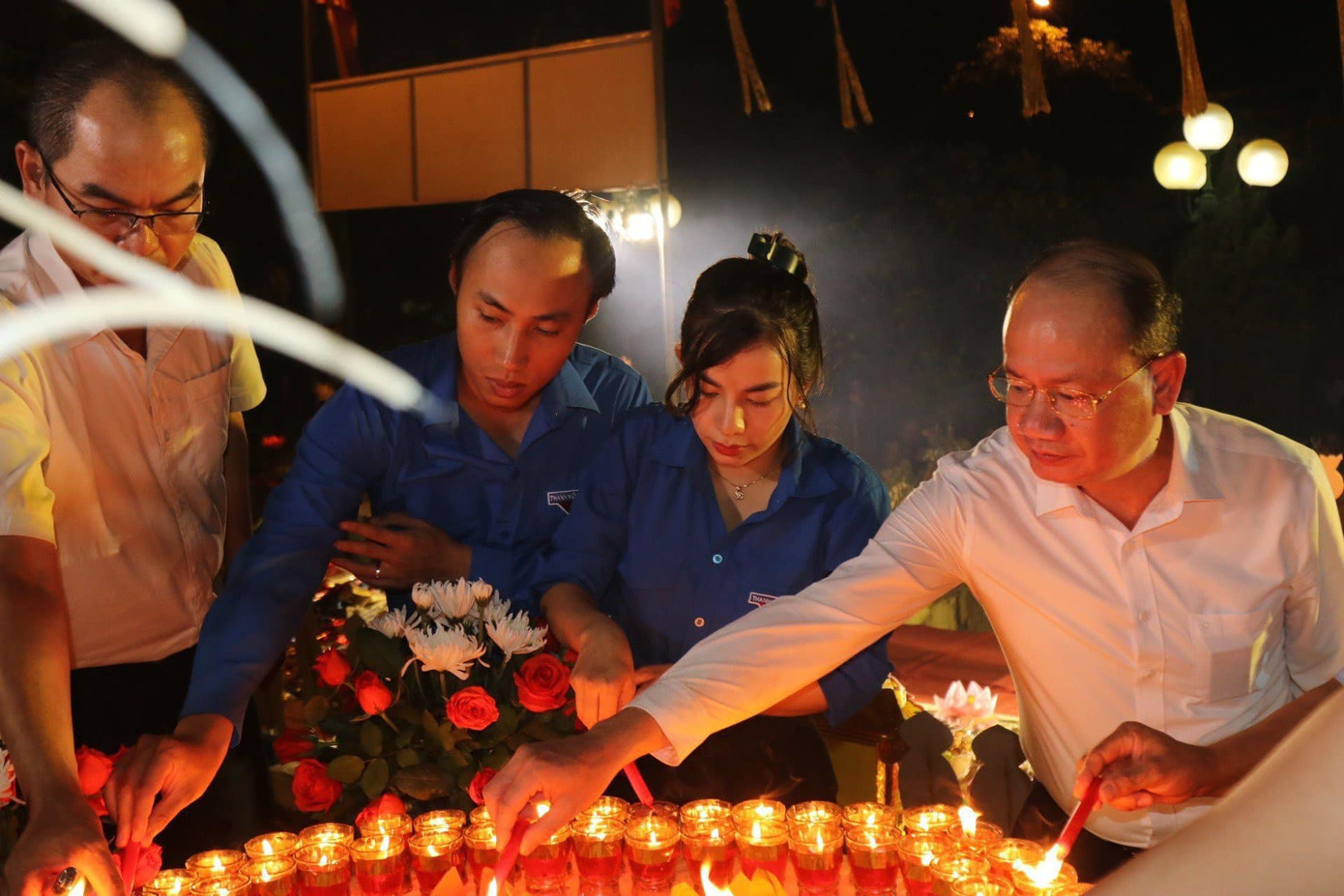 Thiết thực kỷ niệm 76 năm Ngày Thương binh, Liệt sỹ (27/7/1947-27/7/2023), các cấp bộ Đoàn, Hội trong toàn tỉnh đã triển khai nhiều hoạt động thiết thực, ý nghĩa. Theo đó, tối 26/7, toàn tỉnh đã đồng loạt tổ chức Lễ Thắp nến tri ân các Anh hùng liệt sỹ tại các nghĩa trang, nhà bia, đài tưởng niệm liệt sỹ ở địa phương.