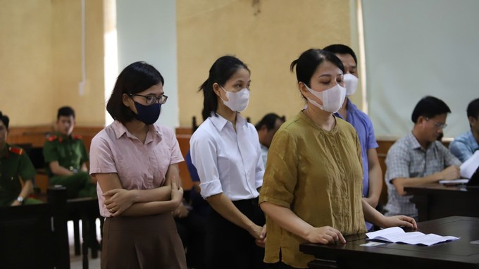 Các bị cáo tại phiên xét xử.