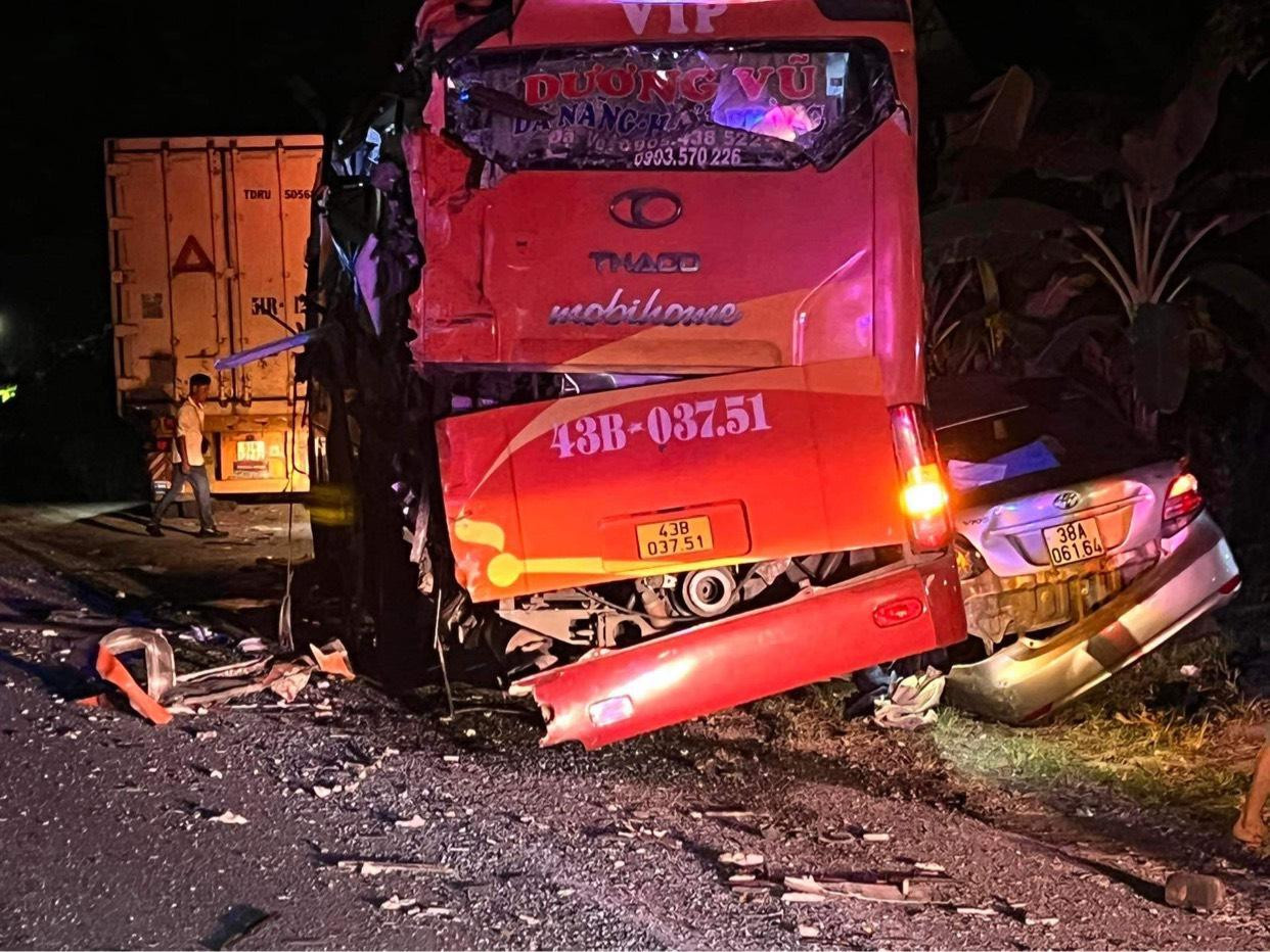 Hiện trường vụ tai nạn khiến một người tử vong. Hiện trường vụ tai nạn khiến một người tử vong.