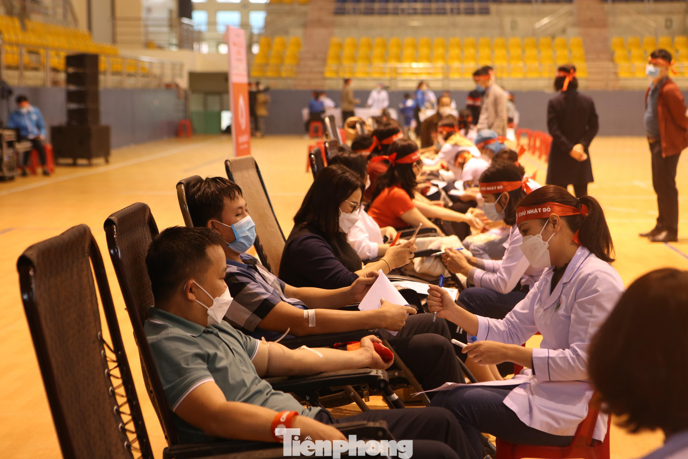 Hiến máu tình nguyện dịp Tết và lễ hội Xuân Hồng năm 2022, với mục đích nhằm chung tay khắc phục tình trạng khan hiếm máu, kịp thời cấp cứu điều trị bệnh nhân trong dịp Tết Nguyên đán Nhâm Dần năm 2022.