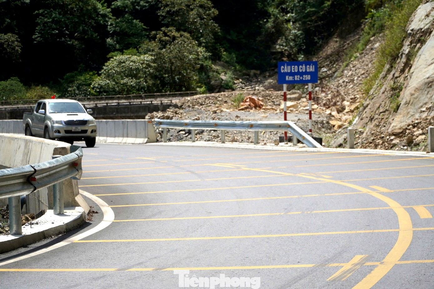 Đại diện Ban Quản lý dự án 4- Tổng cục Đường bộ Việt Nam cho biết, hiện tại dự án đã thi công hoàn thành trên 96% khối lượng. Hiện tại nhà thầu đang đẩy nhanh tiến độ hoàn thiện các hạng mục còn lại trong năm 2024.