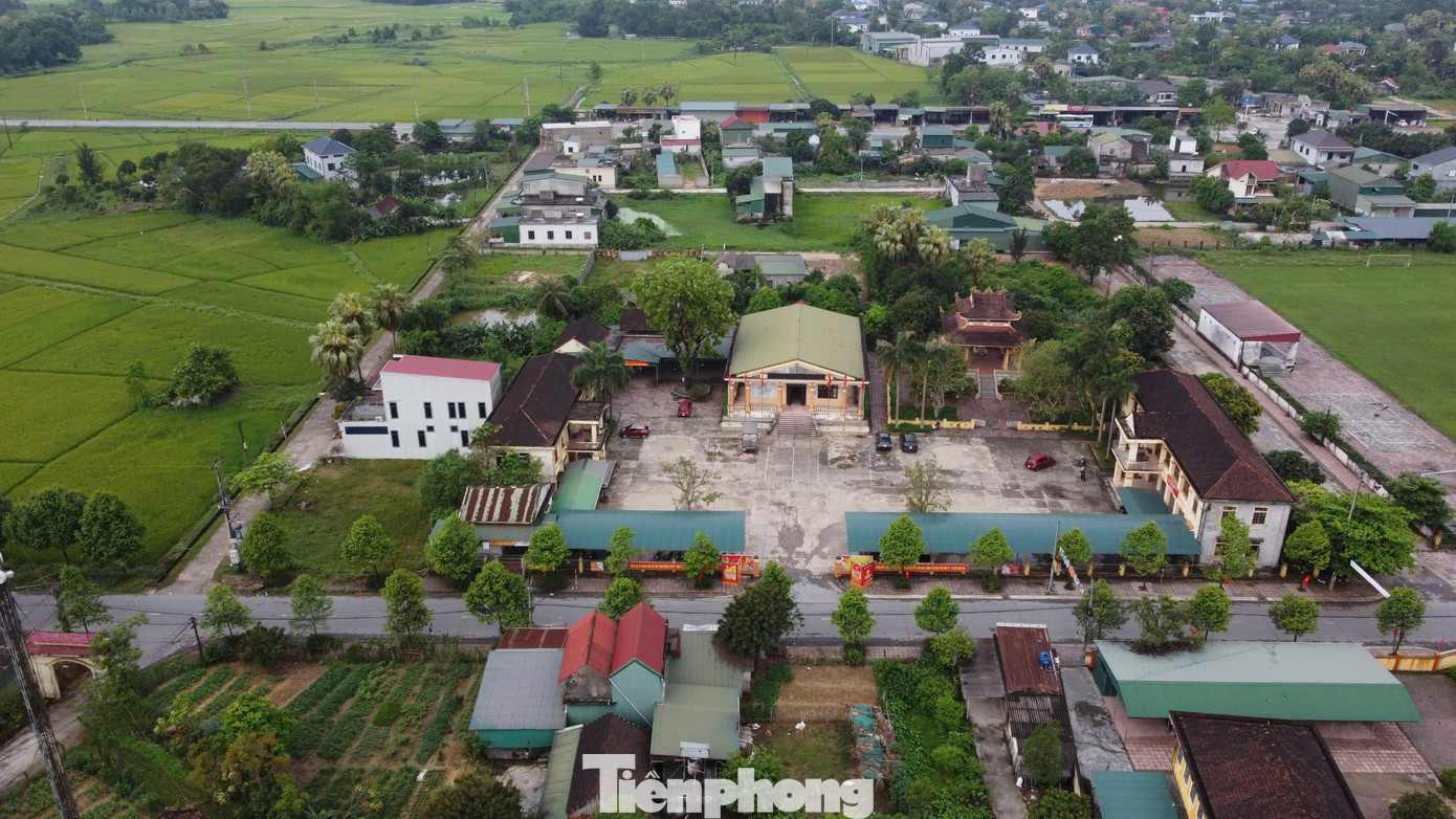 Trong khi đó, phường Hà Huy Tập - đơn vị mới thành lập từ xã Thạch Đài, xã Tân Lâm Hương và một phần phường Đại Nài sẽ sử dụng trụ sở UBND xã Tân Lâm Hương làm trung tâm hành chính. Cơ sở này hiện có đầy đủ phòng ban và không gian làm việc theo chuẩn hành chính nhà nước.