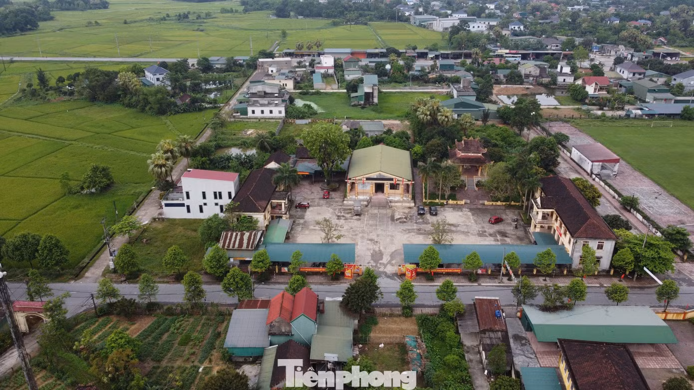 Trong khi đó, phường Hà Huy Tập - đơn vị mới thành lập từ xã Thạch Đài, xã Tân Lâm Hương và một phần phường Đại Nài sẽ sử dụng trụ sở UBND xã Tân Lâm Hương làm trung tâm hành chính. Cơ sở này hiện có đầy đủ phòng ban và không gian làm việc theo chuẩn hành chính nhà nước.