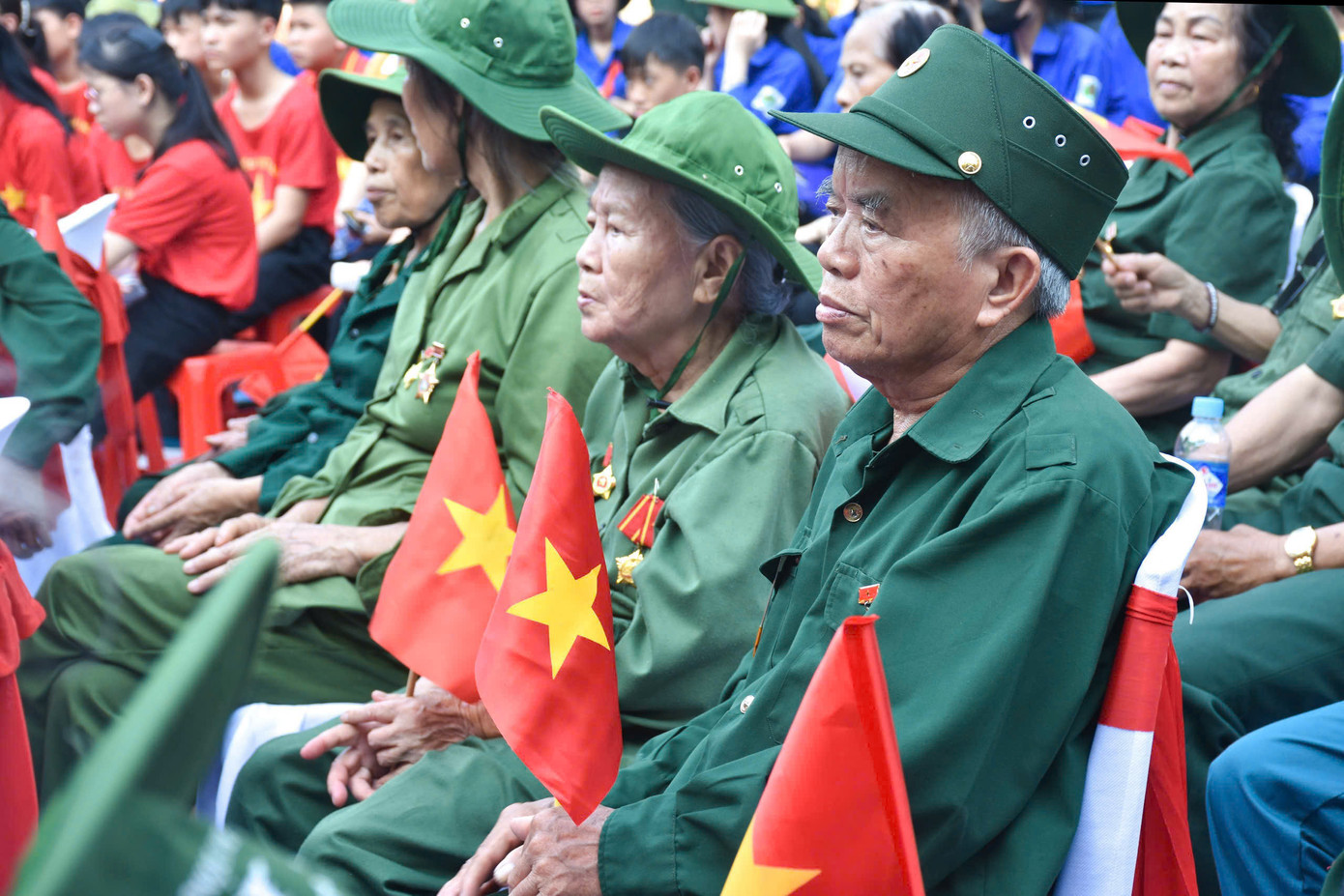 Các cựu TNXP tham dự chương trình.