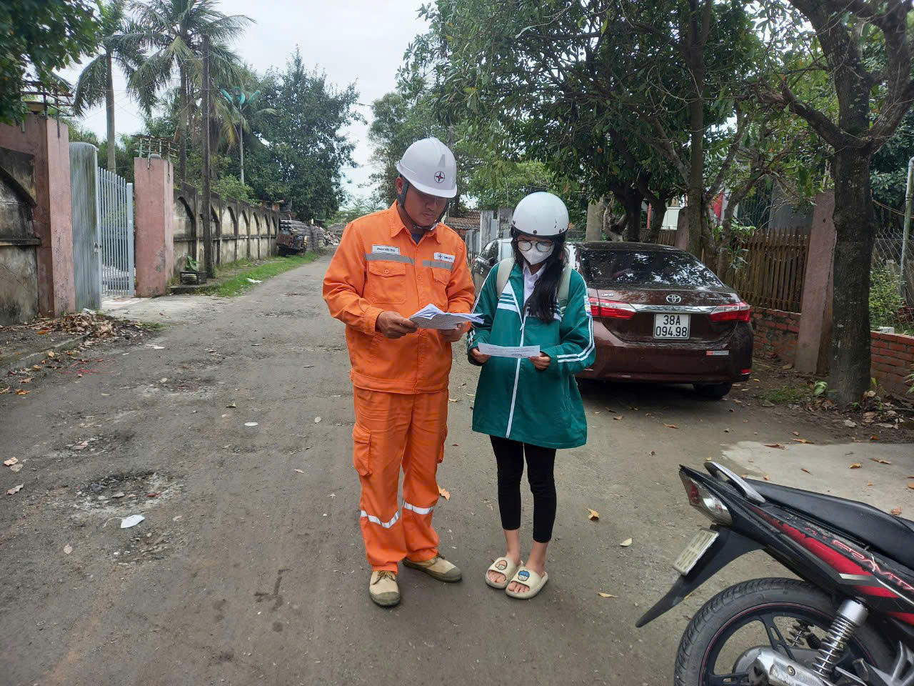 Tư vấn, tuyên truyền sử dụng điện tiết kiệm tại phường Thạch Trung, thành phố Hà Tĩnh