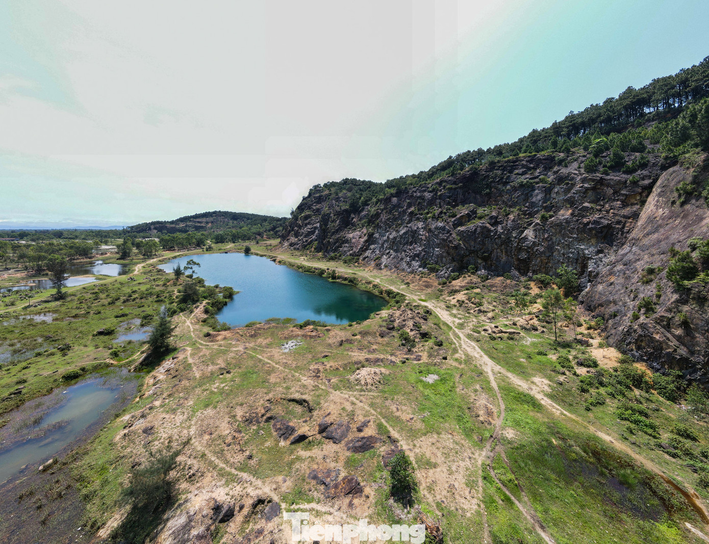 Việc mỏ đá dừng khai thác khoáng sản không hoàn thổ tiểm ẩn nhiều nguy cơ mất an toàn. Việc mỏ đá dừng khai thác khoáng sản không hoàn thổ tiểm ẩn nhiều nguy cơ mất an toàn.