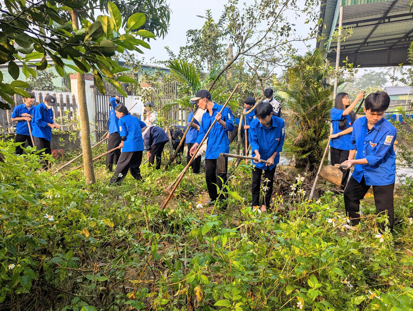 Đến nay, tuổi trẻ Hà Tĩnh đã thực hiện 2.250 hoạt động tình nguyện tham gia xây dựng nông thôn mới, đô thị văn minh.