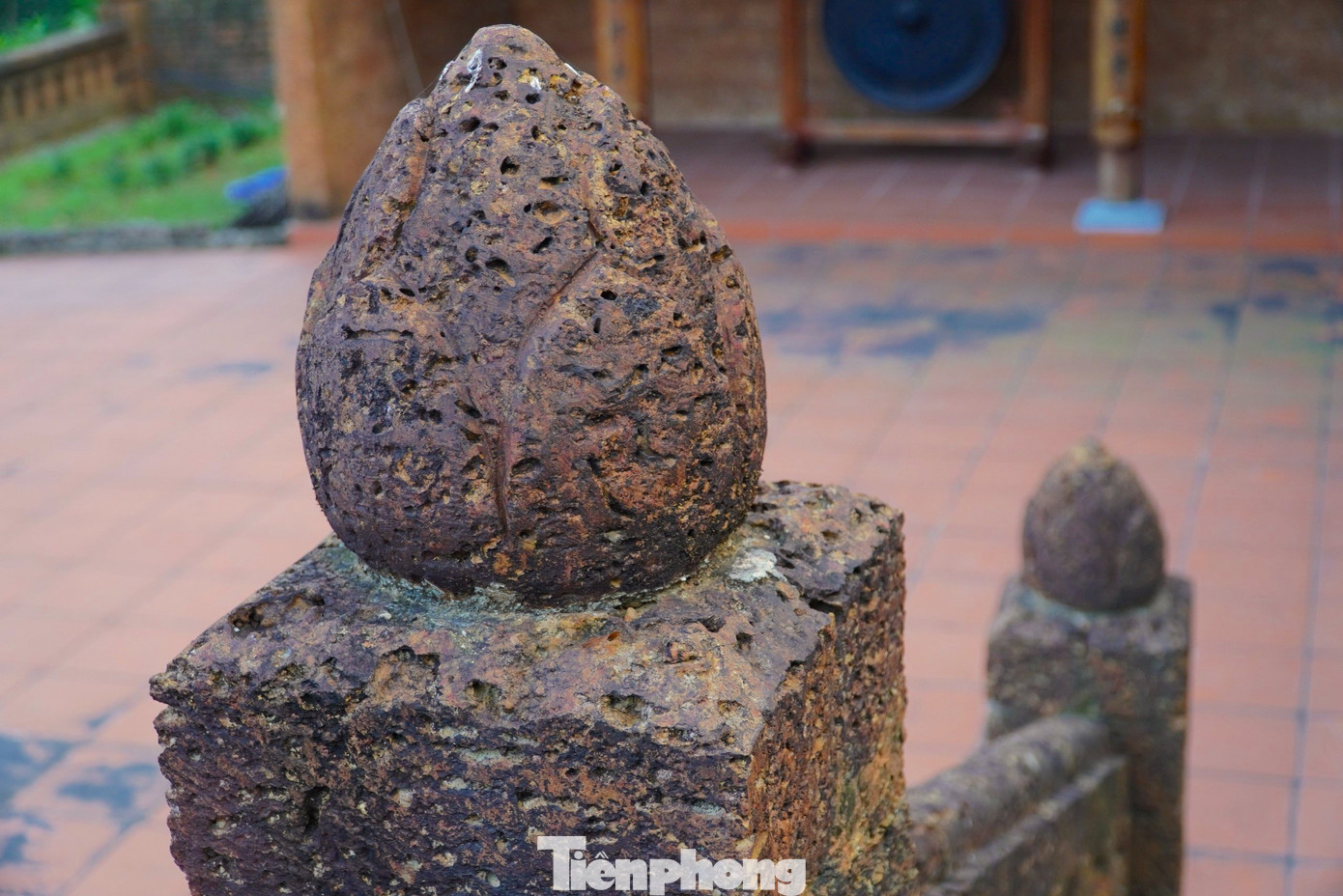 Hoa văn, họa tiết được làm rất tinh xảo, đẹp mắt.