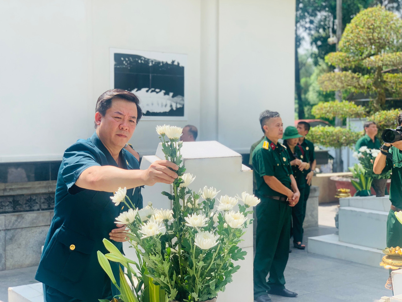 Tham dự hoạt động có Tiến sĩ Hoàng Minh Tuấn - Chủ tịch Hội cựu chiến binh Cơ quan T.Ư Đoàn, Phó Giám đốc Thường trực Học viện Thanh thiếu niên Việt Nam cùng 38 hội viên Hội cựu chiến binh Cơ quan T.Ư Đoàn. Tham dự hoạt động có Tiến sĩ Hoàng Minh Tuấn - Chủ tịch Hội cựu chiến binh Cơ quan T.Ư Đoàn, Phó Giám đốc Thường trực Học viện Thanh thiếu niên Việt Nam cùng 38 hội viên Hội cựu chiến binh Cơ quan T.Ư Đoàn.