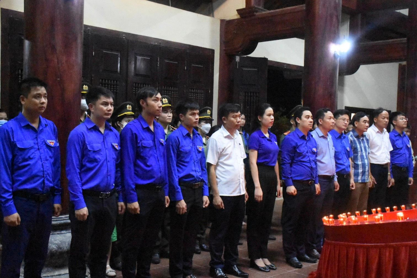 Chương trình “Thắp nến tri ân” tại Khu tưởng niệm Anh hùng liệt sỹ Lý Tự Trọng nằm trong chuỗi hoạt động hướng đến Kỷ niệm 75 năm Ngày Thương binh - Liệt sỹ (27/7/1947 - 27/7/2022), 108 năm ngày sinh Anh hùng liệt sỹ Lý Tự Trọng (20/10/1914 - 20/10/2022). Chương trình “Thắp nến tri ân” tại Khu tưởng niệm Anh hùng liệt sỹ Lý Tự Trọng nằm trong chuỗi hoạt động hướng đến Kỷ niệm 75 năm Ngày Thương binh - Liệt sỹ (27/7/1947 - 27/7/2022), 108 năm ngày sinh Anh hùng liệt sỹ Lý Tự Trọng (20/10/1914 - 20/10/2022).