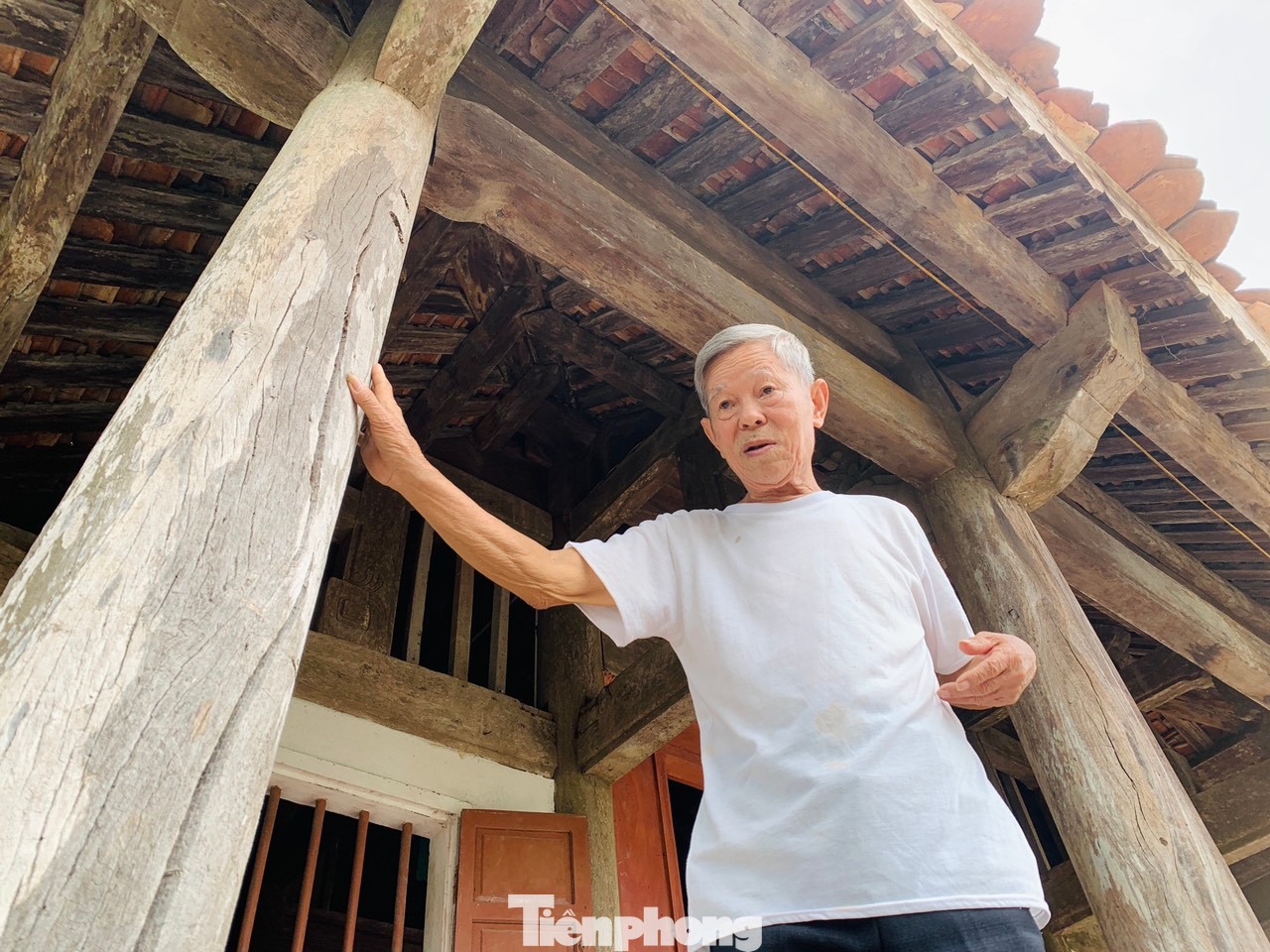 Sau thời gian dài sử dụng, hiện tại đình làng đã xuống cấp. Mái ngói nứt rạn, hệ thống cột mối mọt, gãy đổ, nền nhà bong tróc từng mảng, sơn tường loang lổ...