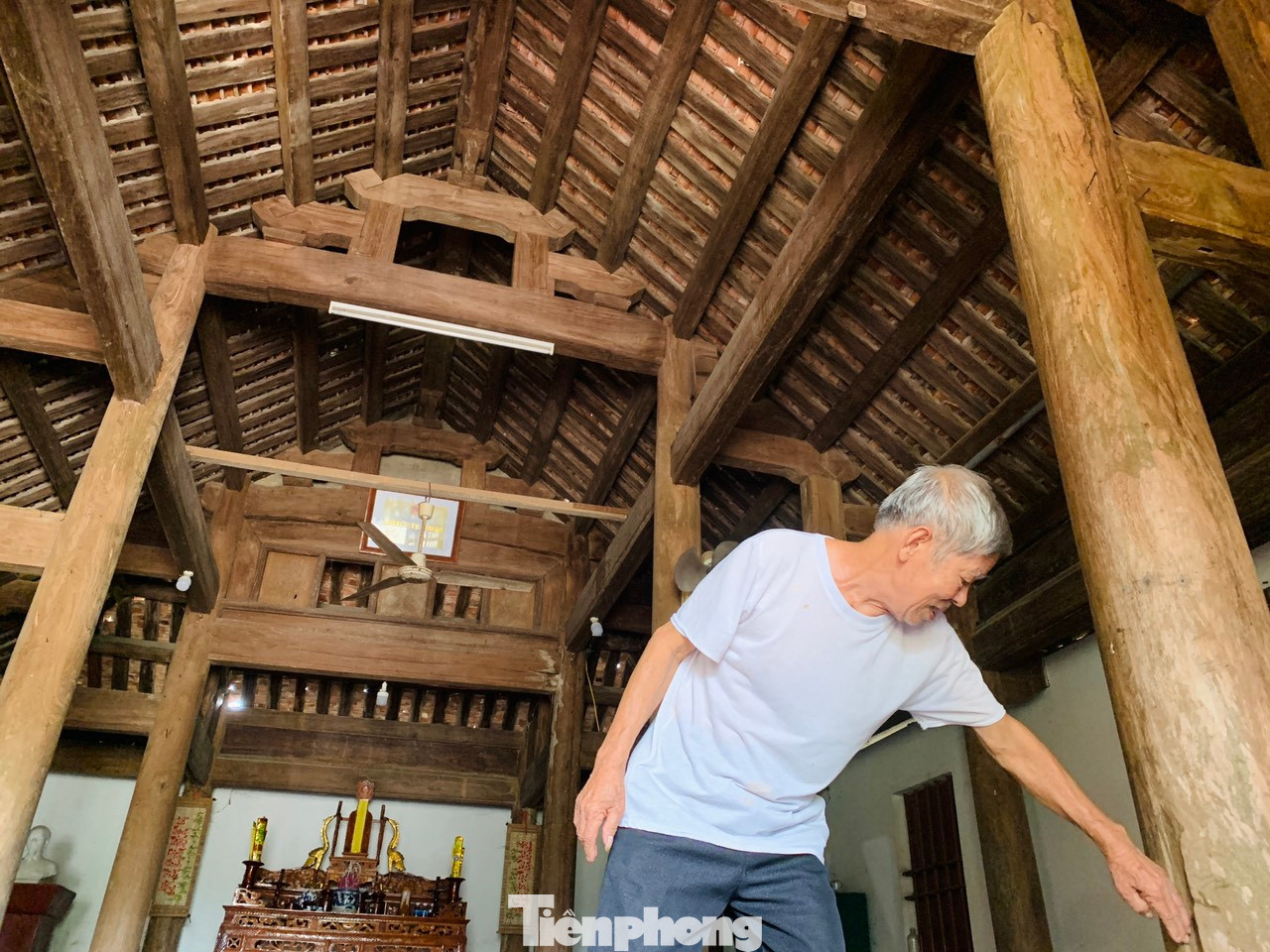 Sau thời gian dài sử dụng, hiện tại đình làng đã xuống cấp. Mái ngói nứt rạn, hệ thống cột mối mọt, gãy đổ, nền nhà bong tróc từng mảng, sơn tường loang lổ...