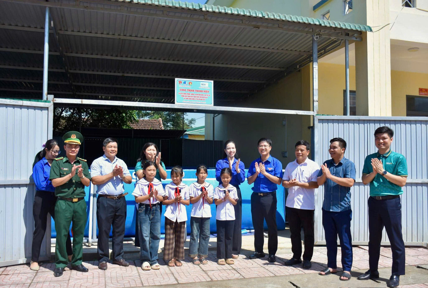 Hưởng ứng Tháng hành động vì trẻ em năm 2025 và Chiến dịch Thanh niên tình nguyện hè, Tỉnh Đoàn Hà Tĩnh phối hợp với các đơn vị liên quan tổ chức chuỗi hoạt động thiết thực, nổi bật là việc mở các lớp dạy bơi miễn phí cho thiếu nhi và cắm biển cảnh báo nguy cơ đuối nước tại các ao hồ, sông suối trên toàn tỉnh.