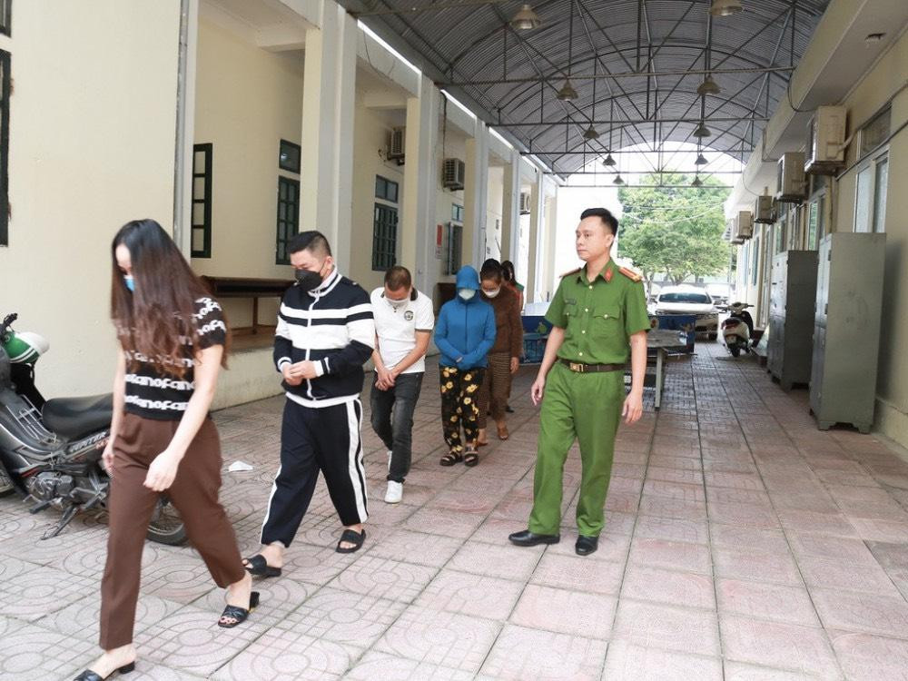 Triệu tập các đối tượng lên cơ quan Công an làm việc.