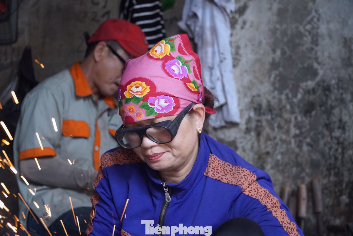 Dù vợ chồng ông Bình dậy từ sáng sớm để làm nhưng có những ngày không đủ đáp ứng nhu cầu thị trường.