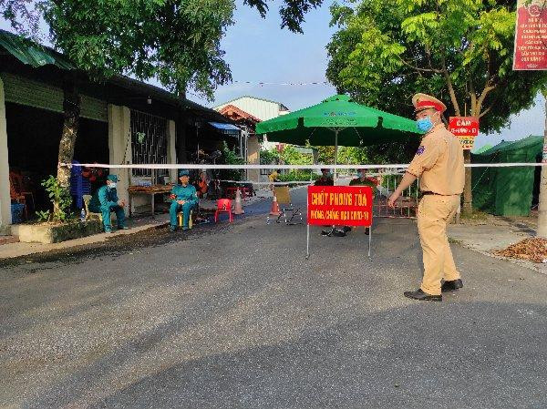 Hà Tĩnh đang phong tỏa nhiều địa điểm để phòng dịch COVID-19. Hà Tĩnh đang phong tỏa nhiều địa điểm để phòng dịch COVID-19.