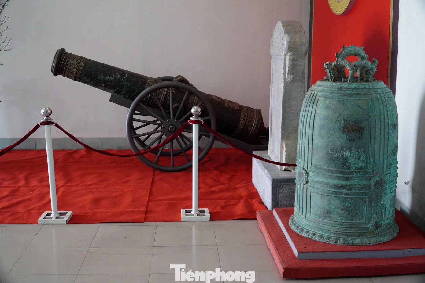 3 khẩu súng thần công đang được Bảo tàng Hà Tĩnh (thành phố Hà Tĩnh) lưu giữ đúc từ thời nhà Nguyễn. 3 khẩu súng này trước đó vào tháng 8/2003 được nhóm ngư dân xã Cẩm Lĩnh, huyện Cẩm Xuyên và xã Thạch Kim (huyện Thạch Hà, Hà Tĩnh) phát hiện khi đang khai thác hải sản. 3 khẩu súng thần công đang được Bảo tàng Hà Tĩnh (thành phố Hà Tĩnh) lưu giữ đúc từ thời nhà Nguyễn. 3 khẩu súng này trước đó vào tháng 8/2003 được nhóm ngư dân xã Cẩm Lĩnh, huyện Cẩm Xuyên và xã Thạch Kim (huyện Thạch Hà, Hà Tĩnh) phát hiện khi đang khai thác hải sản.