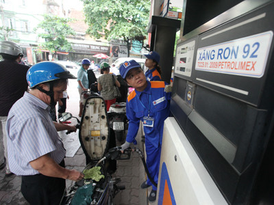 Cần chia tách Petrolimex để có thị trường cạnh tranh đúng nghĩa Ảnh: Xuân Phú