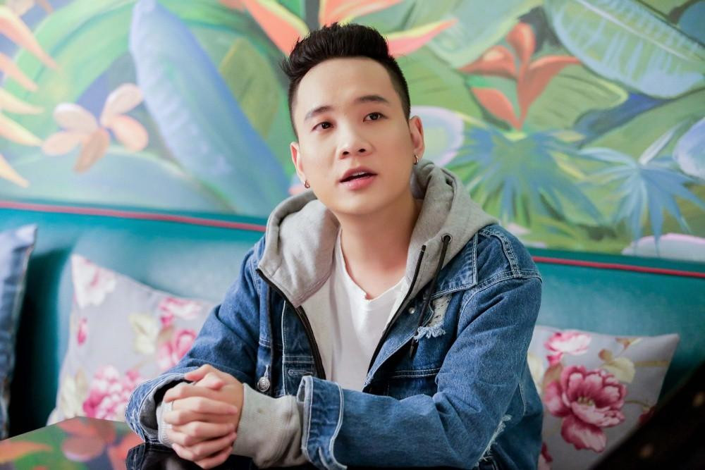 JustaTee là một trong những rapper tiên phong trong thể loại Rap melody JustaTee là một trong những rapper tiên phong trong thể loại Rap melody