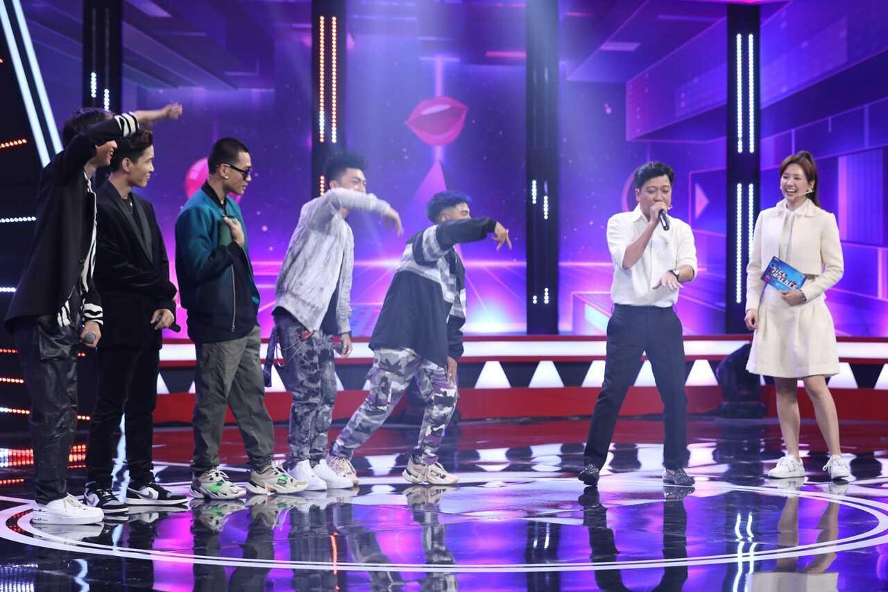 Wowy team đầy năng động tại Siêu bất ngờ mùa 5