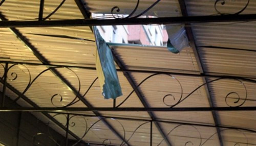 Bé trai 7 tuổi rơi từ tầng 10 chung cư Linh Đàm ảnh 1