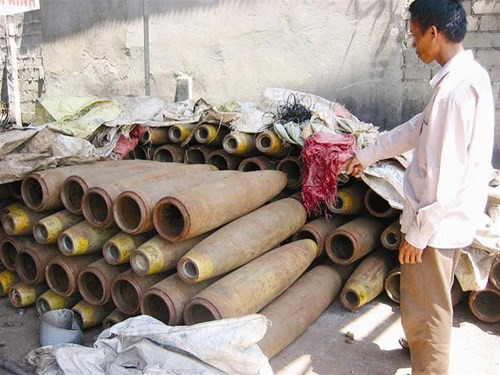 Làng nấu... bom ảnh 1