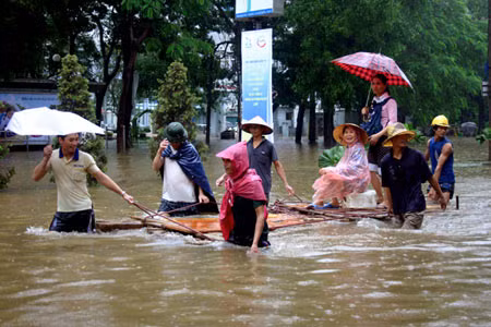 Hà Nội quyết tâm không để xảy ra tình trạng lụt lội ở khu vực nội thành năm 2008. Ảnh: Internet