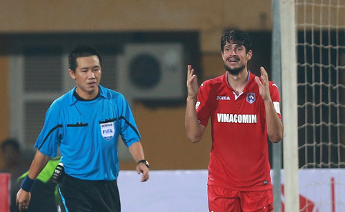 Những sự cố trong ngày V-League khởi tranh ảnh 3